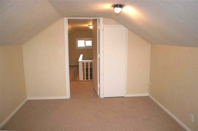 608  W SHANNON - Photo 9