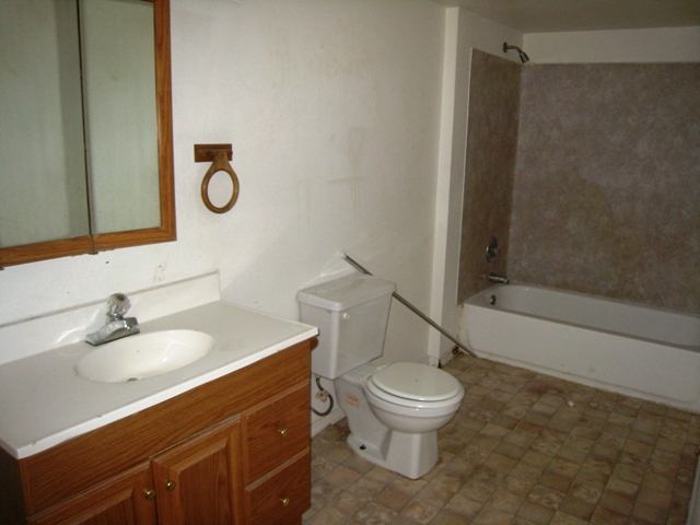 2418  E Empire Ave - Photo 6