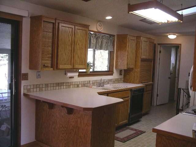 12405  E 24TH Ave - Photo 3