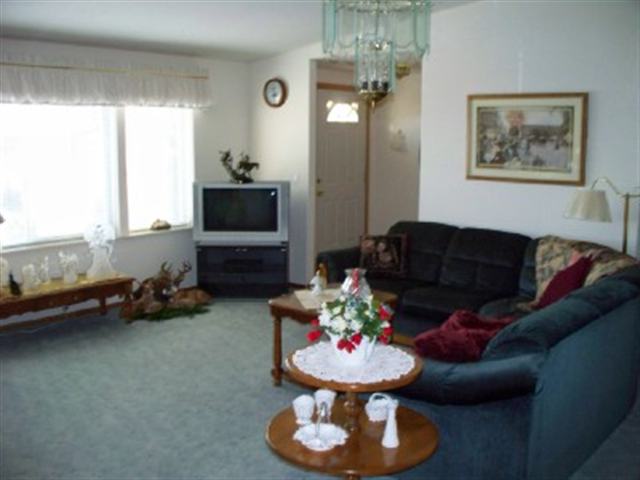 1208 Dobson Rd - Photo 3