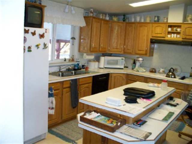 1208 Dobson Rd - Photo 4
