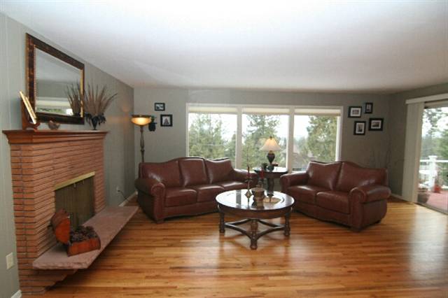 3137  E 11th Ave - Photo 3