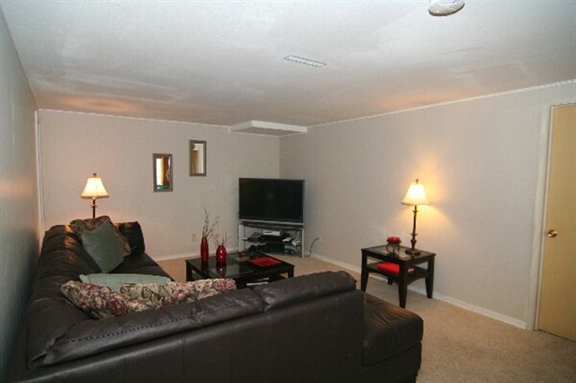 3137  E 11th Ave - Photo 4