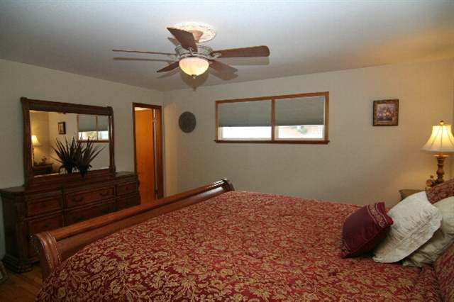 3137  E 11th Ave - Photo 6