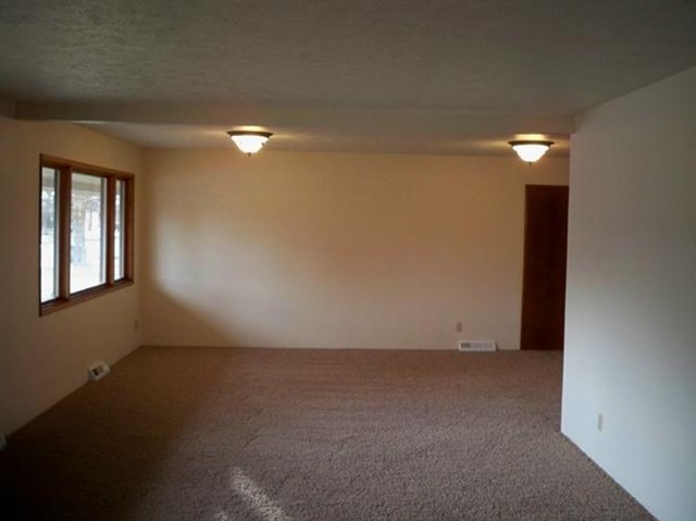 10015  E Nora - Photo 4