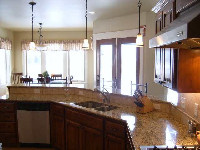 3112  W WESTOVER Ln - Photo 3