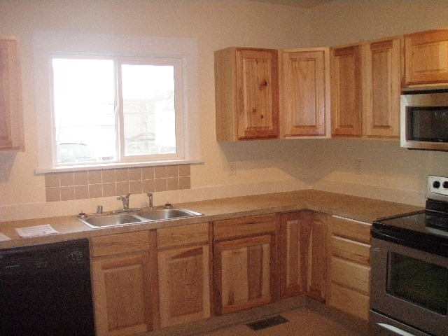 1418  W GARDNER - Photo 4