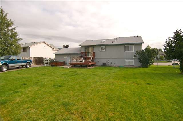 4921  N BOLIVAR - Photo 9