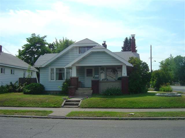 5027 N MARTIN St - Photo 1