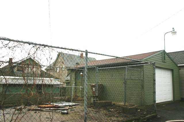 2328  W Bridge - Photo 5