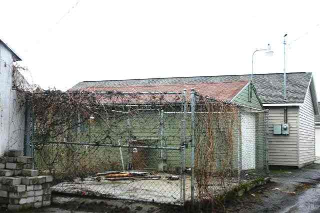 2328  W Bridge - Photo 6