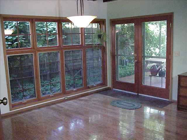 704 Clover Ct - Photo 3