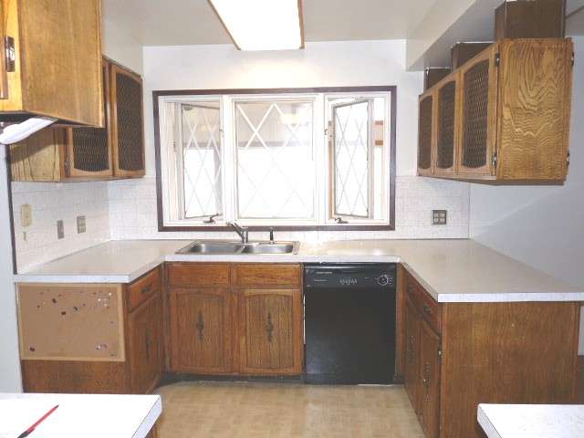 12916  E 8th - Photo 3