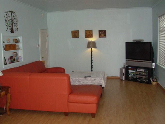 318 E Everett - Photo 2
