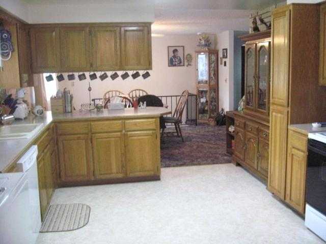 1119  E 57th Ave - Photo 5