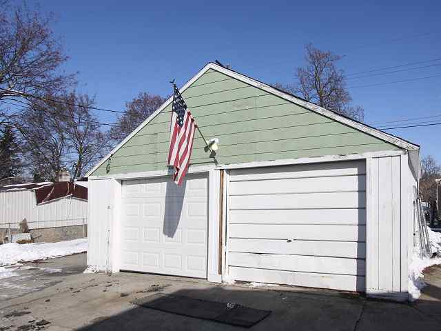 1633 E Wellesley Ave - Photo 3