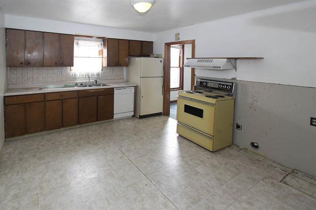 1633 E Wellesley Ave - Photo 4