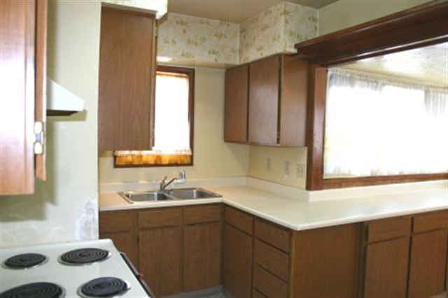 4111  E 2nd - Photo 3