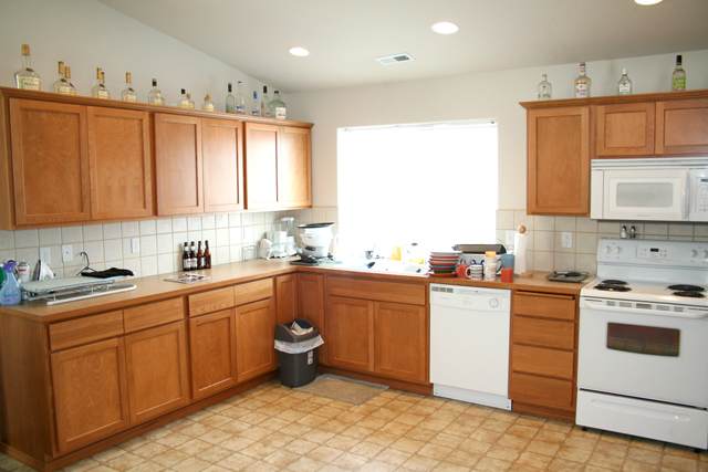 1628  E Beacon Ln - Photo 3