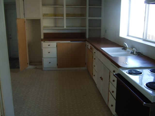 2807  N Crestline St - Photo 4