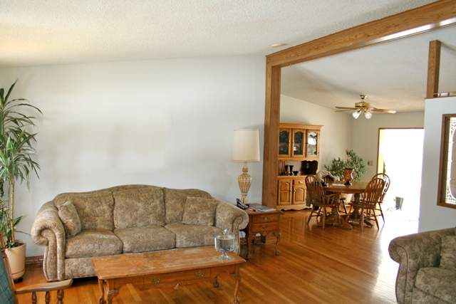 2325 S Espanola Rd - Photo 2