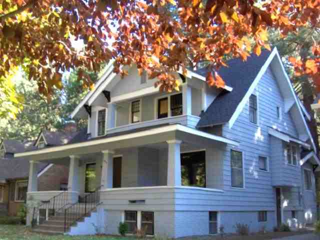 1915 S Lincoln St - Photo 1