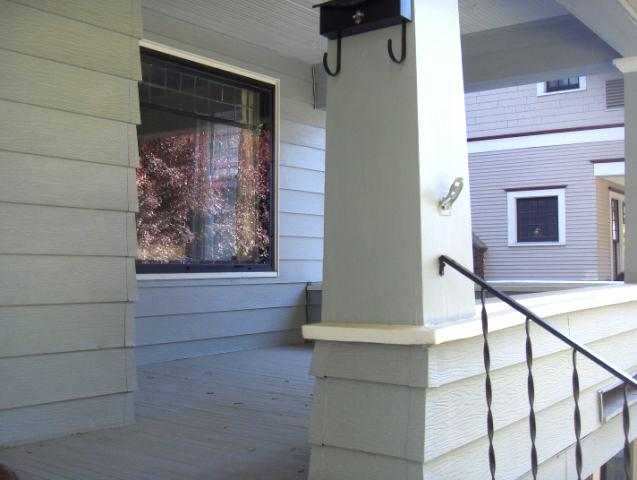 1915 S Lincoln St - Photo 2