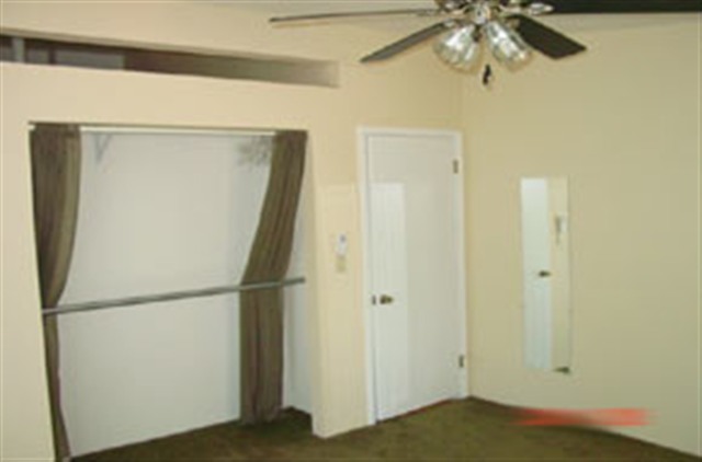 2606  W Woodside Ave - Photo 5
