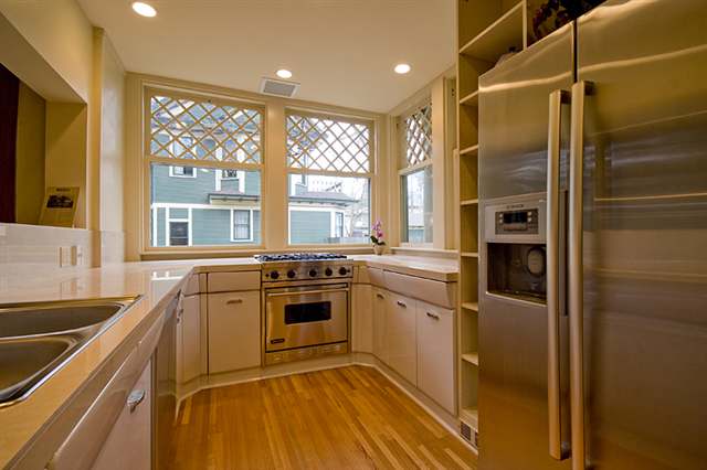 2425  W Pacific - Photo 4
