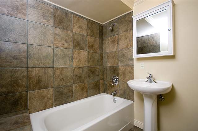2425  W Pacific - Photo 8