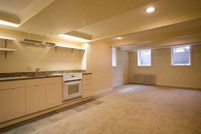 2425  W Pacific - Photo 9