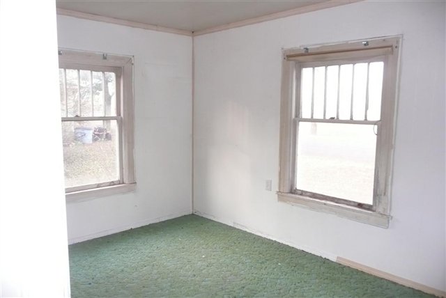 175 SW Railroad - Photo 5
