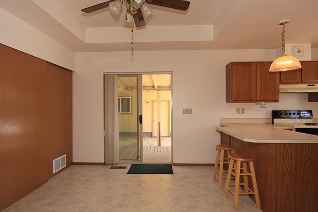 1200  N Main St - Photo 3