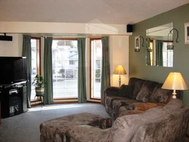 10921  E 8th Ave - Photo 3