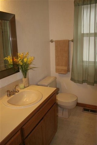 703  E 32nd Ave - Photo 9