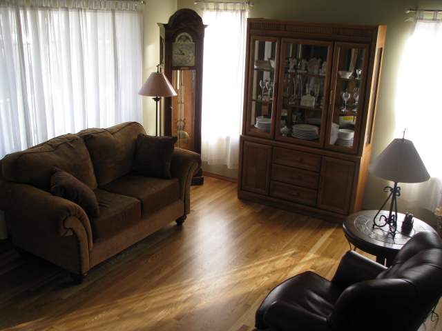 24282  E SHARP - Photo 3
