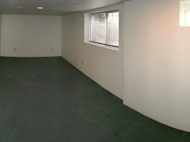 1719  E QUEEN - Photo 6