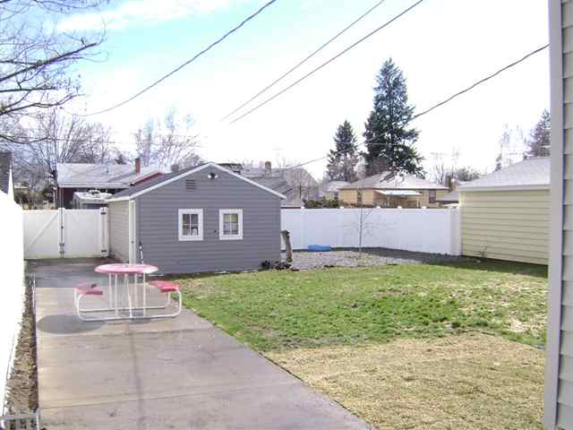2217  W Olympic - Photo 9
