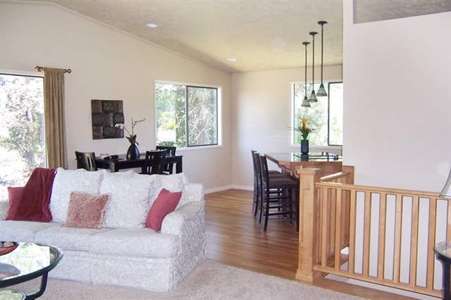1802  S Carnahan Rd - Photo 3