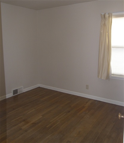1415 E Thurston - Photo 4