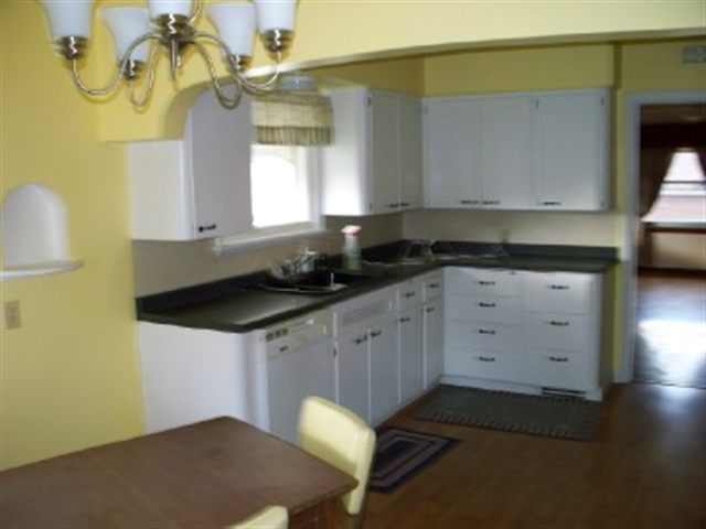 307  S 2nd - Photo 3