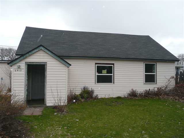 6913 E 3rd Ave - Photo 1