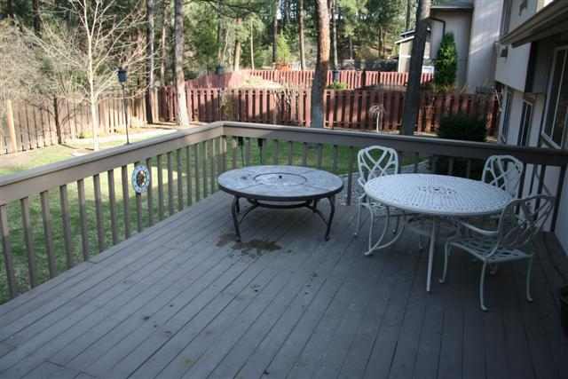 1222  W Elmwood - Photo 8
