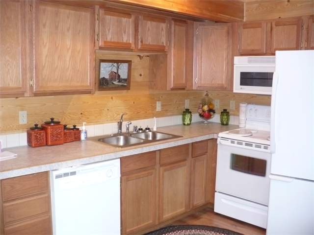 4077 Tamarack Bay Rd - Photo 3