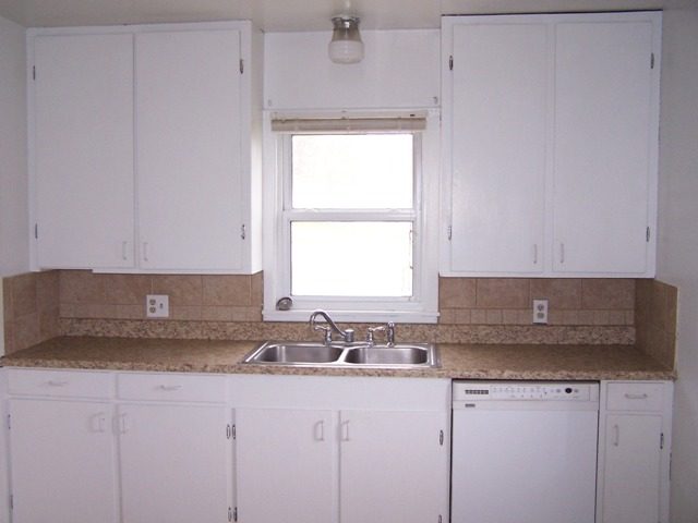 762  N Pine St - Photo 3