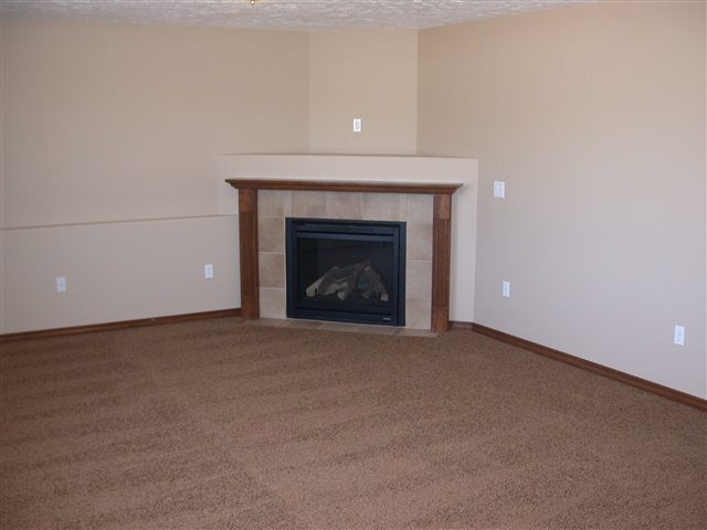 1033 S Harmony - Photo 3