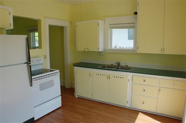 1207  W Fairview Ave - Photo 3