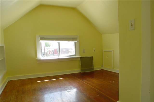 1207  W Fairview Ave - Photo 4