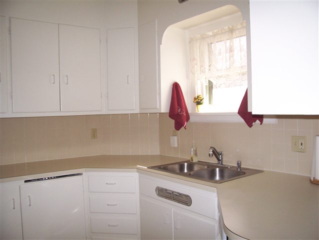 1520  W 11TH Ave - Photo 4