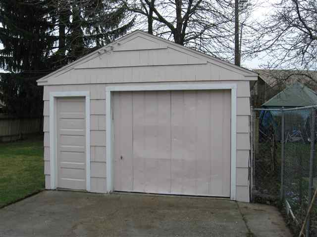 2418  E Rockwell - Photo 7